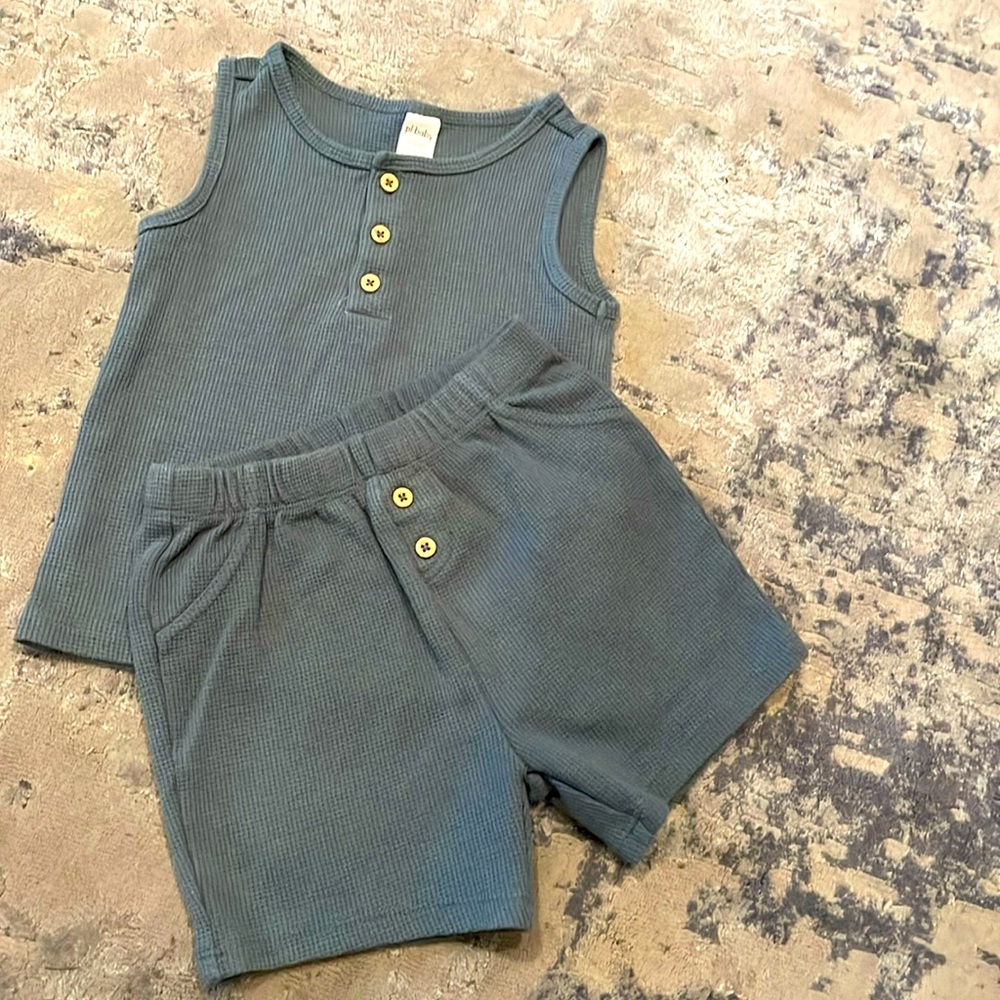 Forest green tank top and shorts pl baby 24 months with buttons.